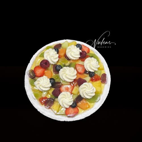 Vers gemengd fruit met slagroom